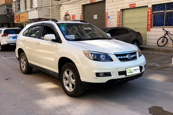 比亚迪S6 2014款 2.0L 手动豪华型 5座