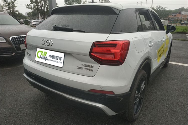 奥迪Q2L 2021款 35 TFSI 进取动感型