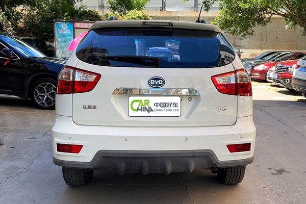 比亚迪S6 2014款 2.0L 手动豪华型 5座