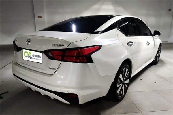 丰田 RAV4 2019款 2.0L CVT两驱风尚X限量版