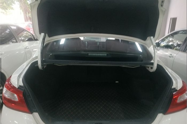 奔驰E级 2019款 E 260 L 运动型
