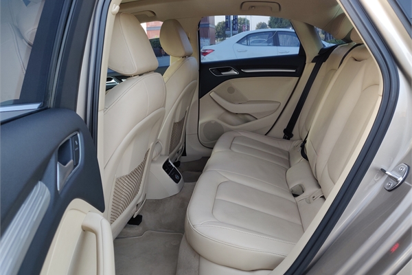 奥迪A3 2016款 1.4T Limousine35 TF
