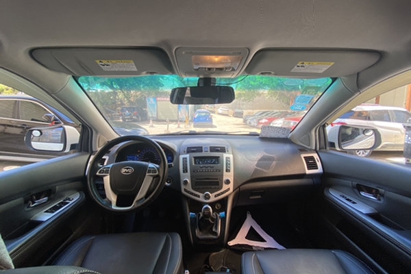 比亚迪S6 2014款 2.0L 手动豪华型 5座