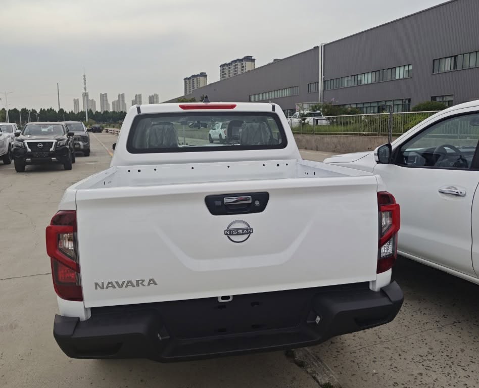 Nissan Navara NBO 3